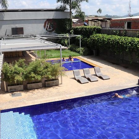 Hotel Don Gregorio Cartago Esterno foto