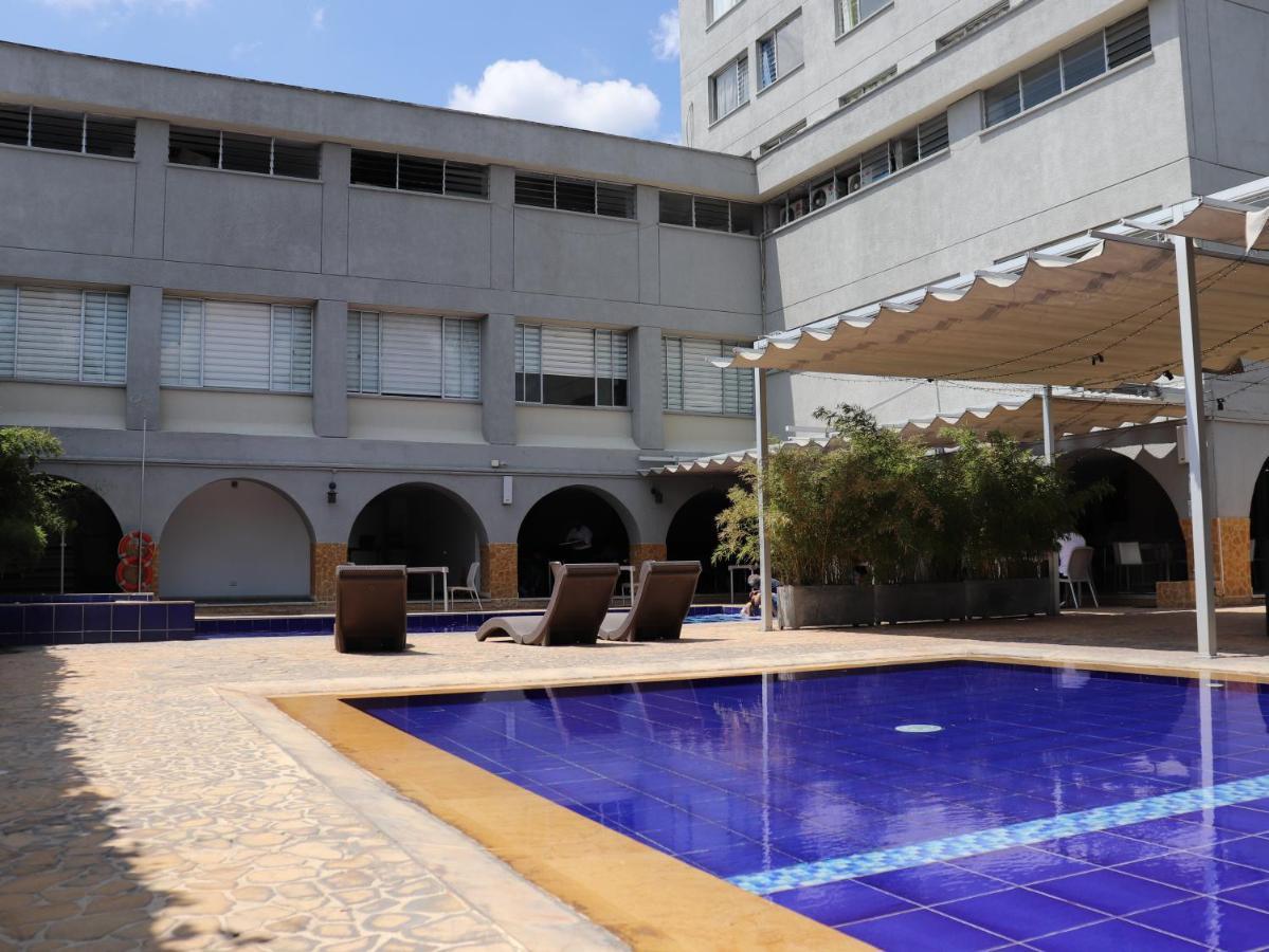 Hotel Don Gregorio Cartago Esterno foto