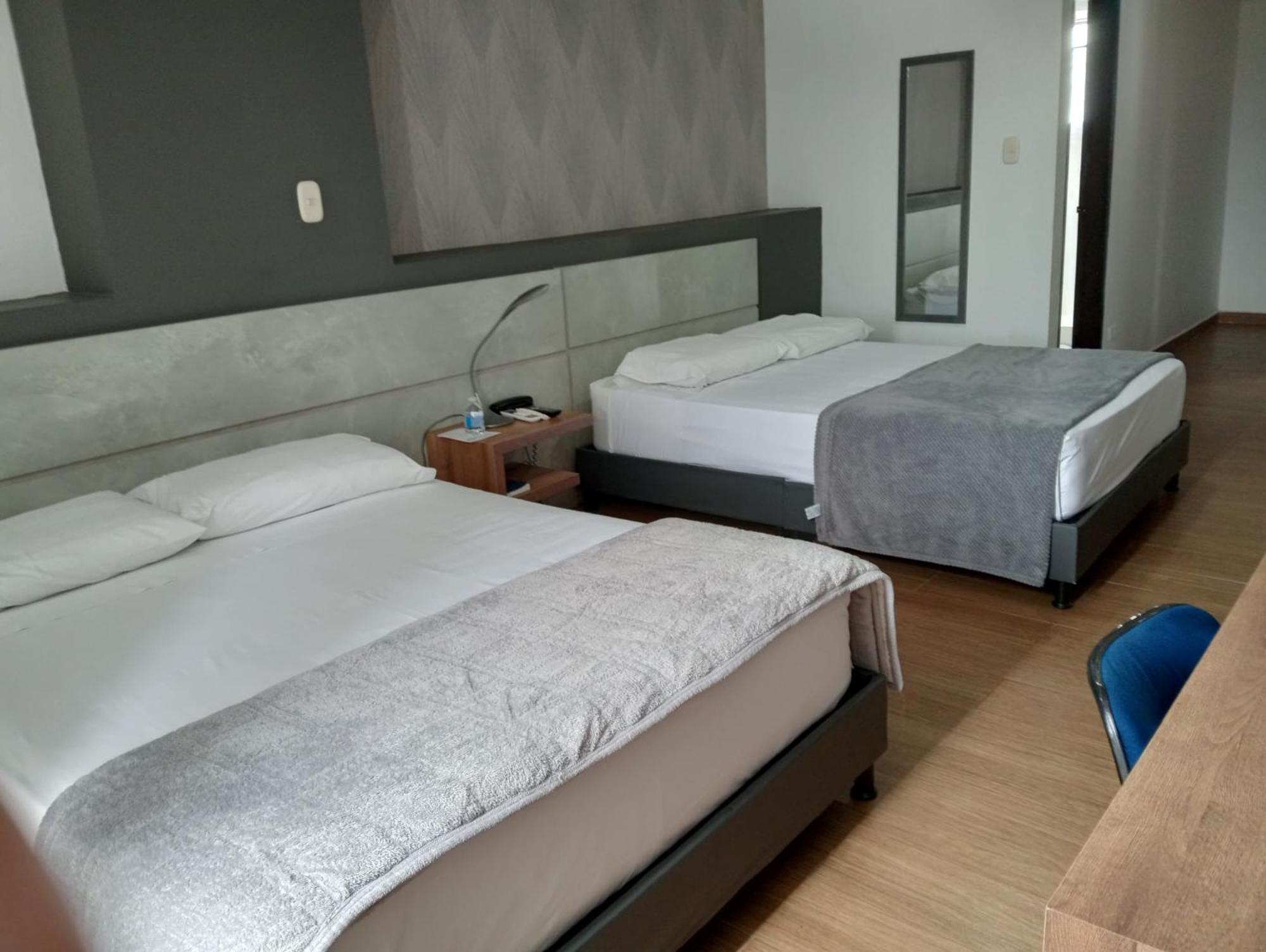 Hotel Don Gregorio Cartago Esterno foto