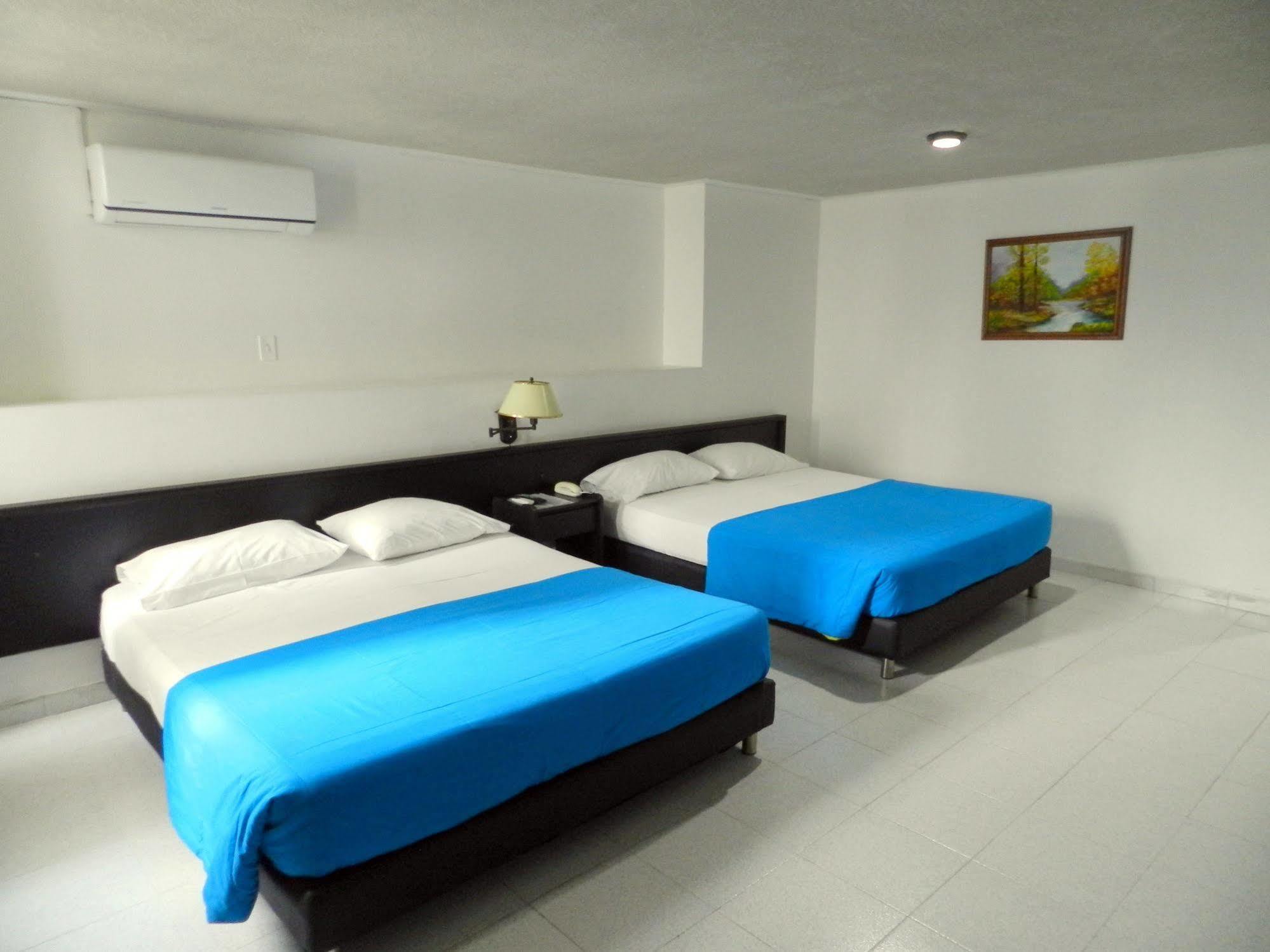 Hotel Don Gregorio Cartago Esterno foto