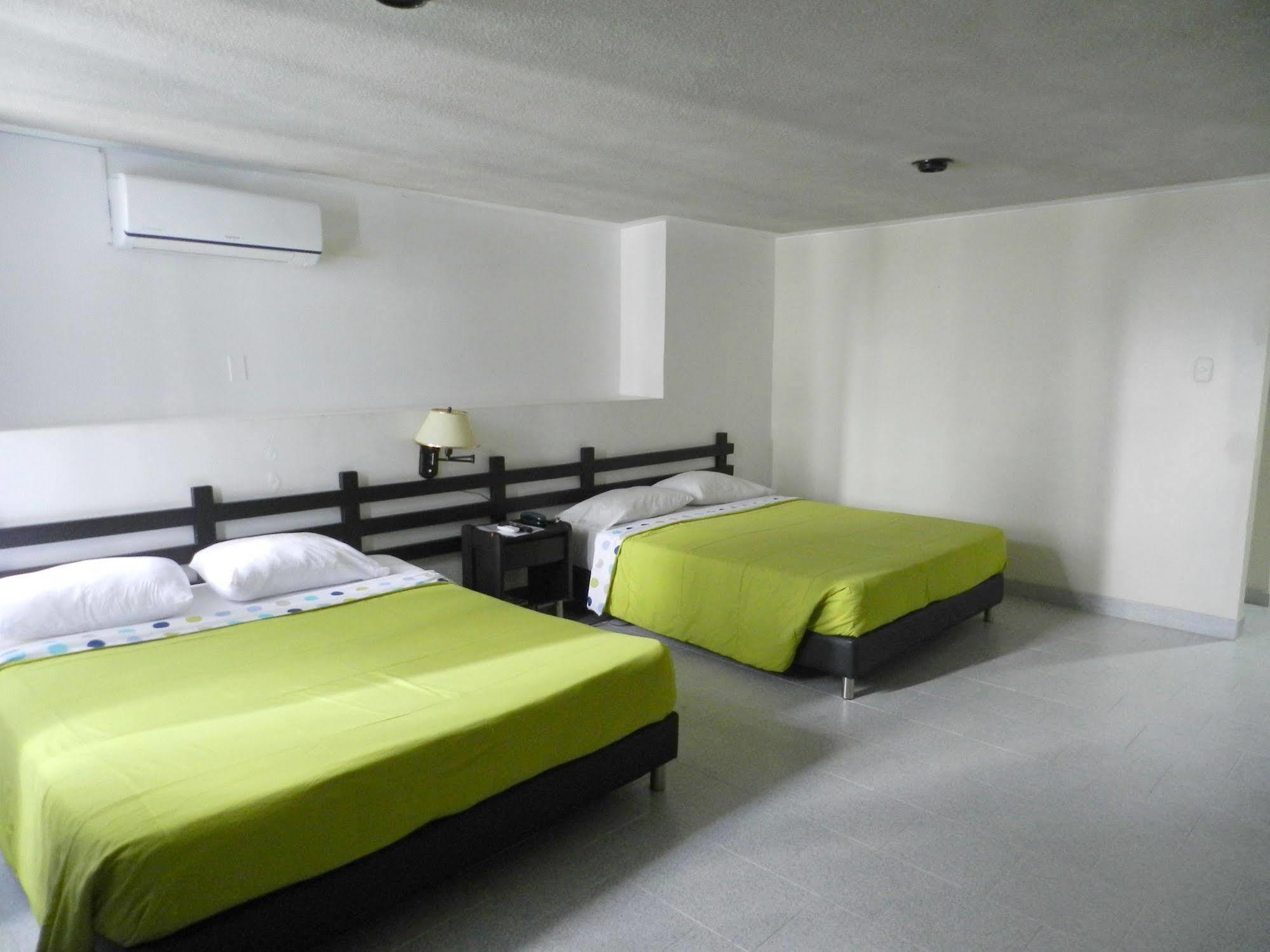 Hotel Don Gregorio Cartago Esterno foto