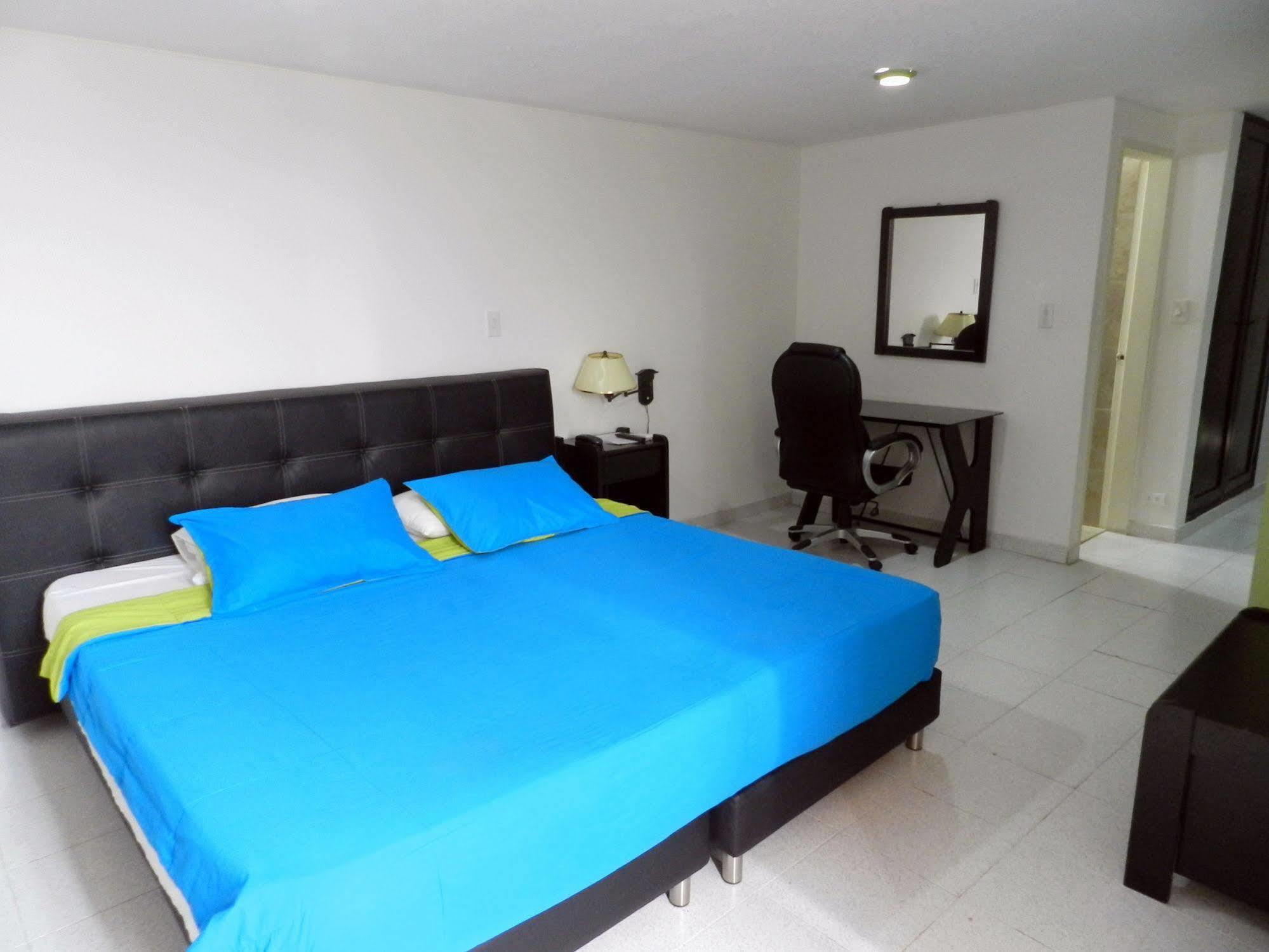 Hotel Don Gregorio Cartago Esterno foto