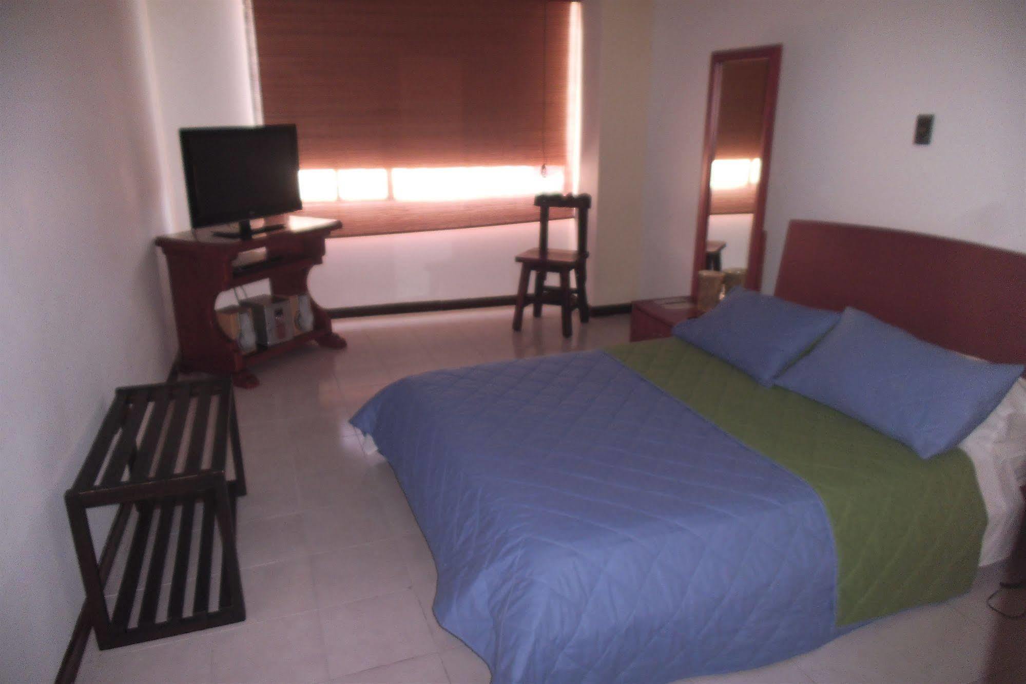 Hotel Don Gregorio Cartago Esterno foto